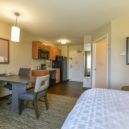 Candlewood Suites Medford By Ihg Екстер'єр фото