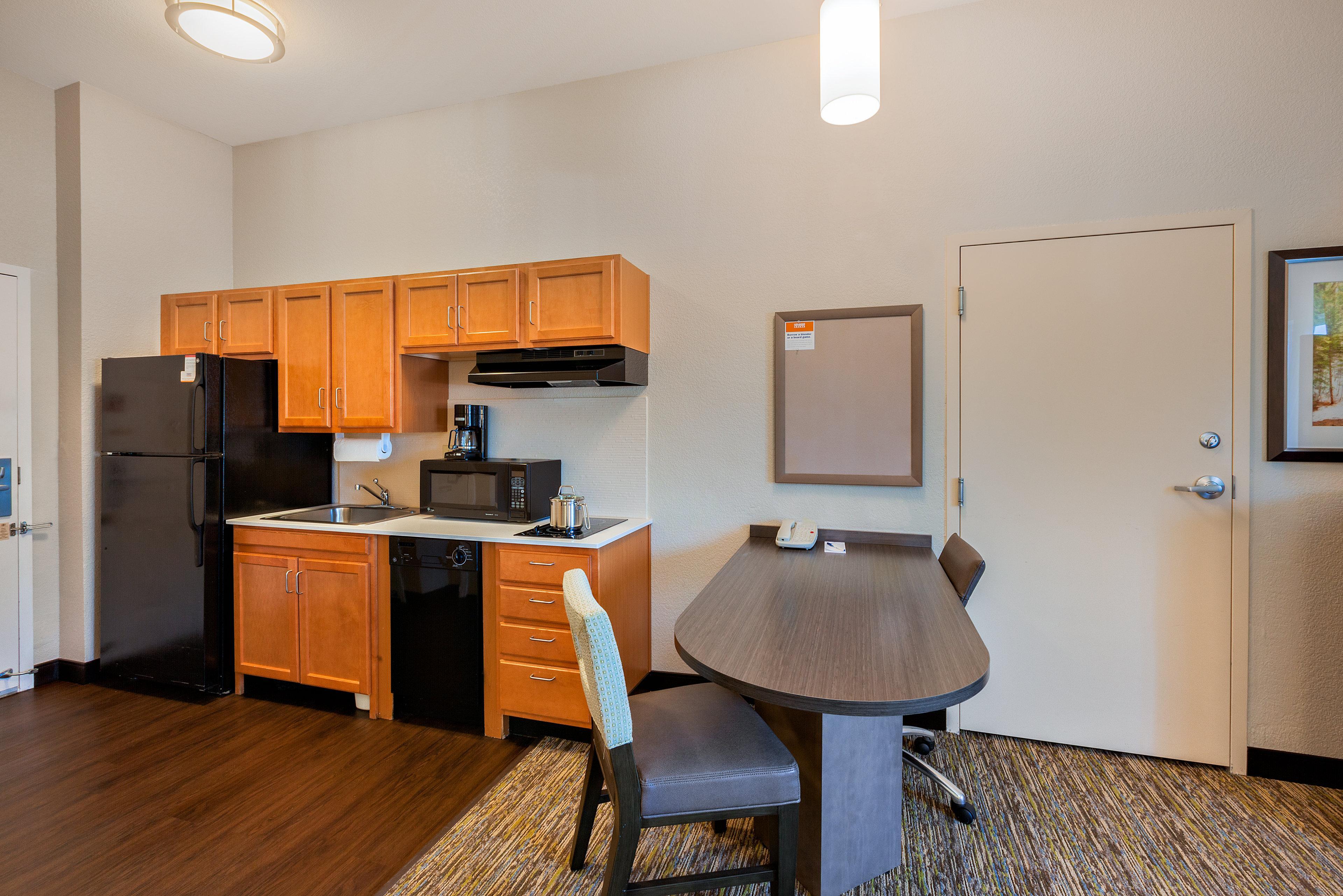 Candlewood Suites Medford By Ihg Екстер'єр фото