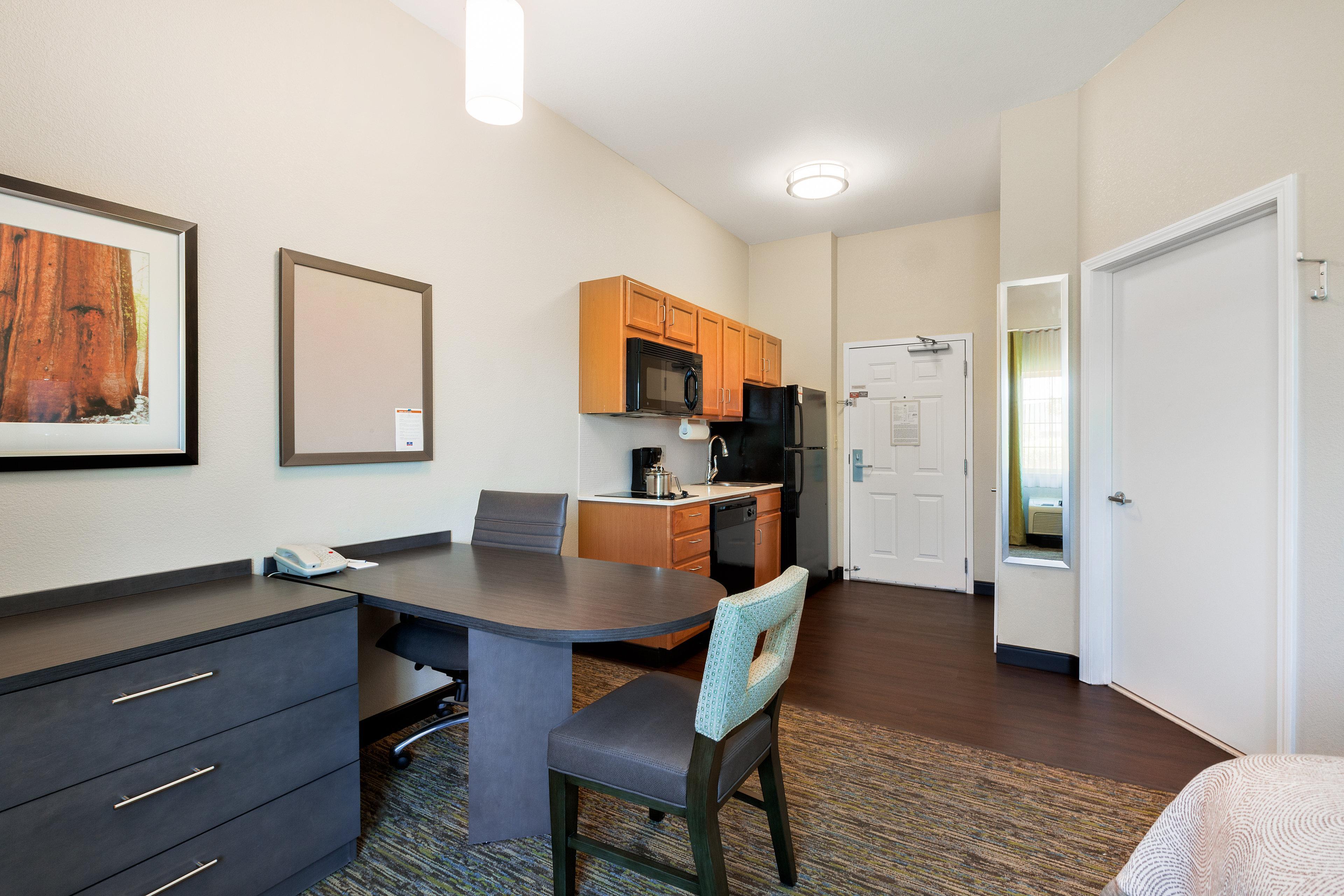 Candlewood Suites Medford By Ihg Екстер'єр фото