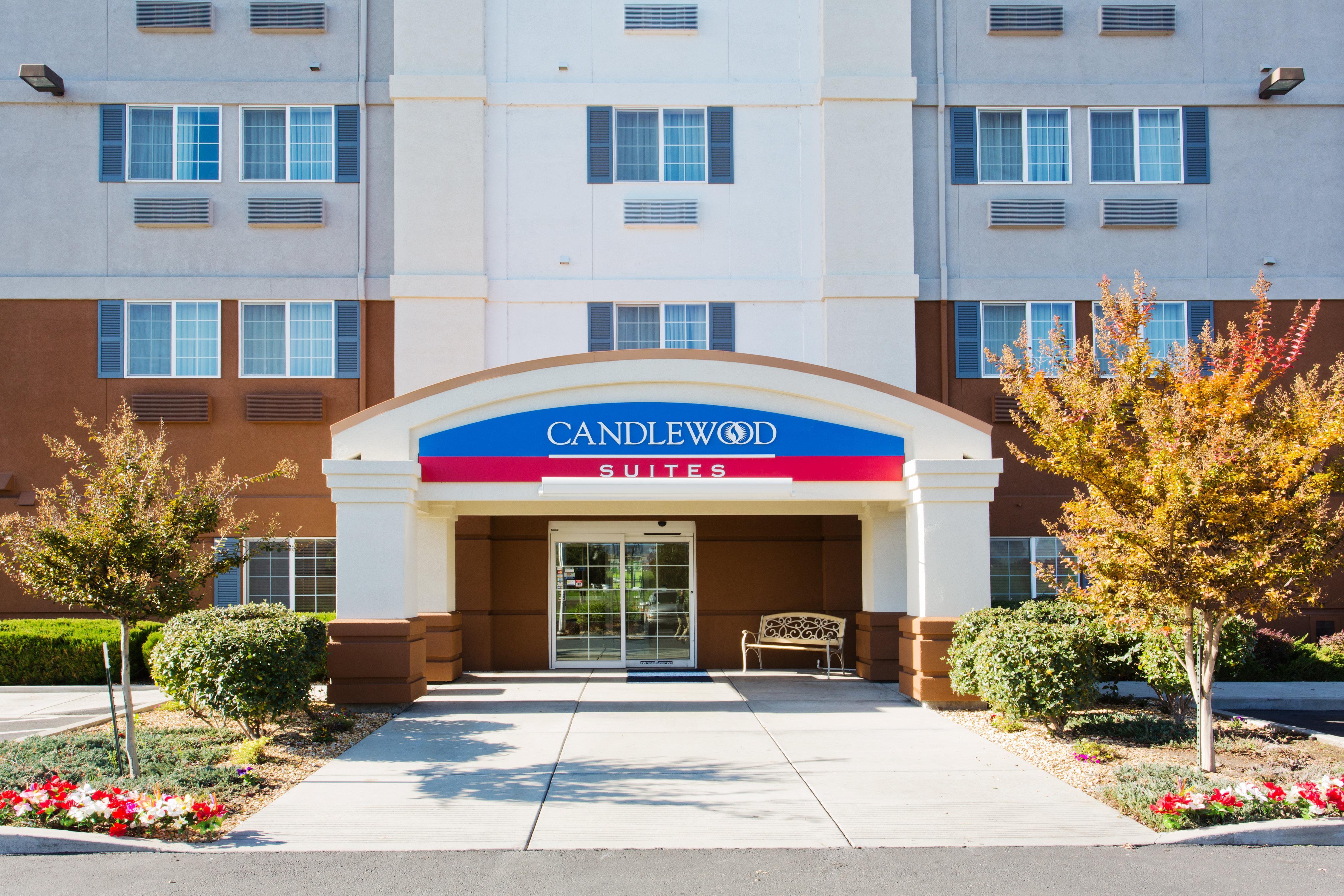 Candlewood Suites Medford By Ihg Екстер'єр фото