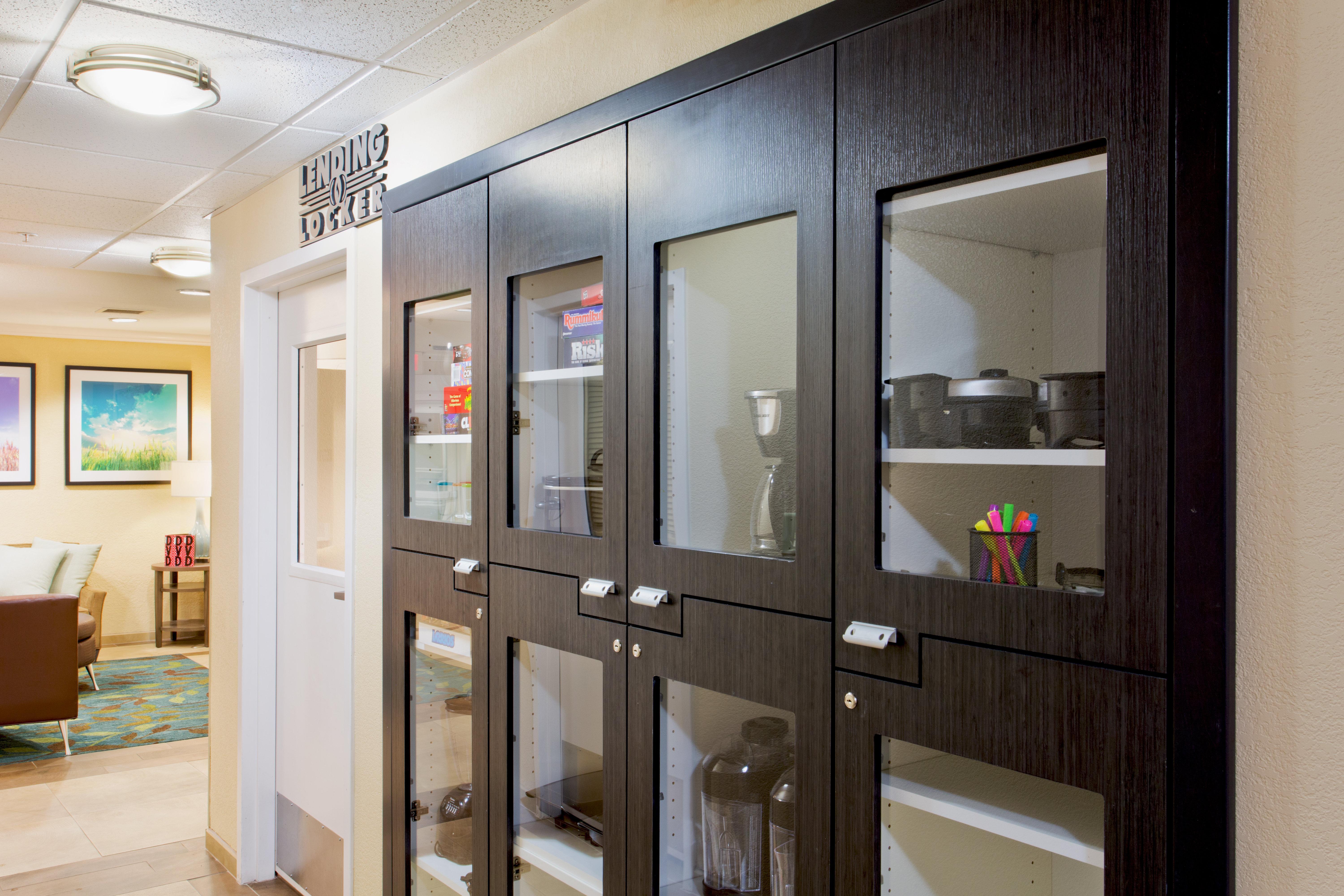 Candlewood Suites Medford By Ihg Екстер'єр фото