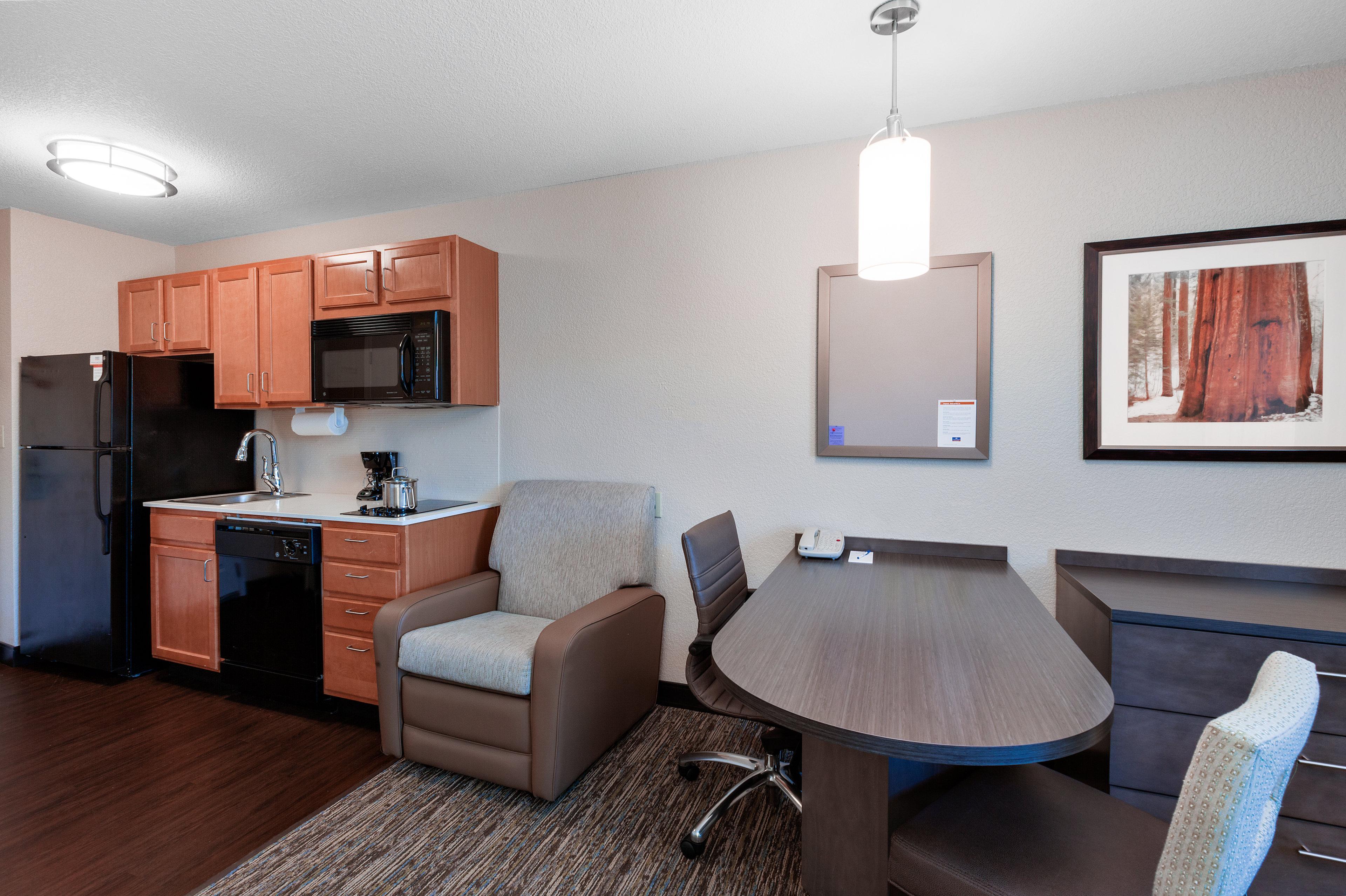 Candlewood Suites Medford By Ihg Екстер'єр фото