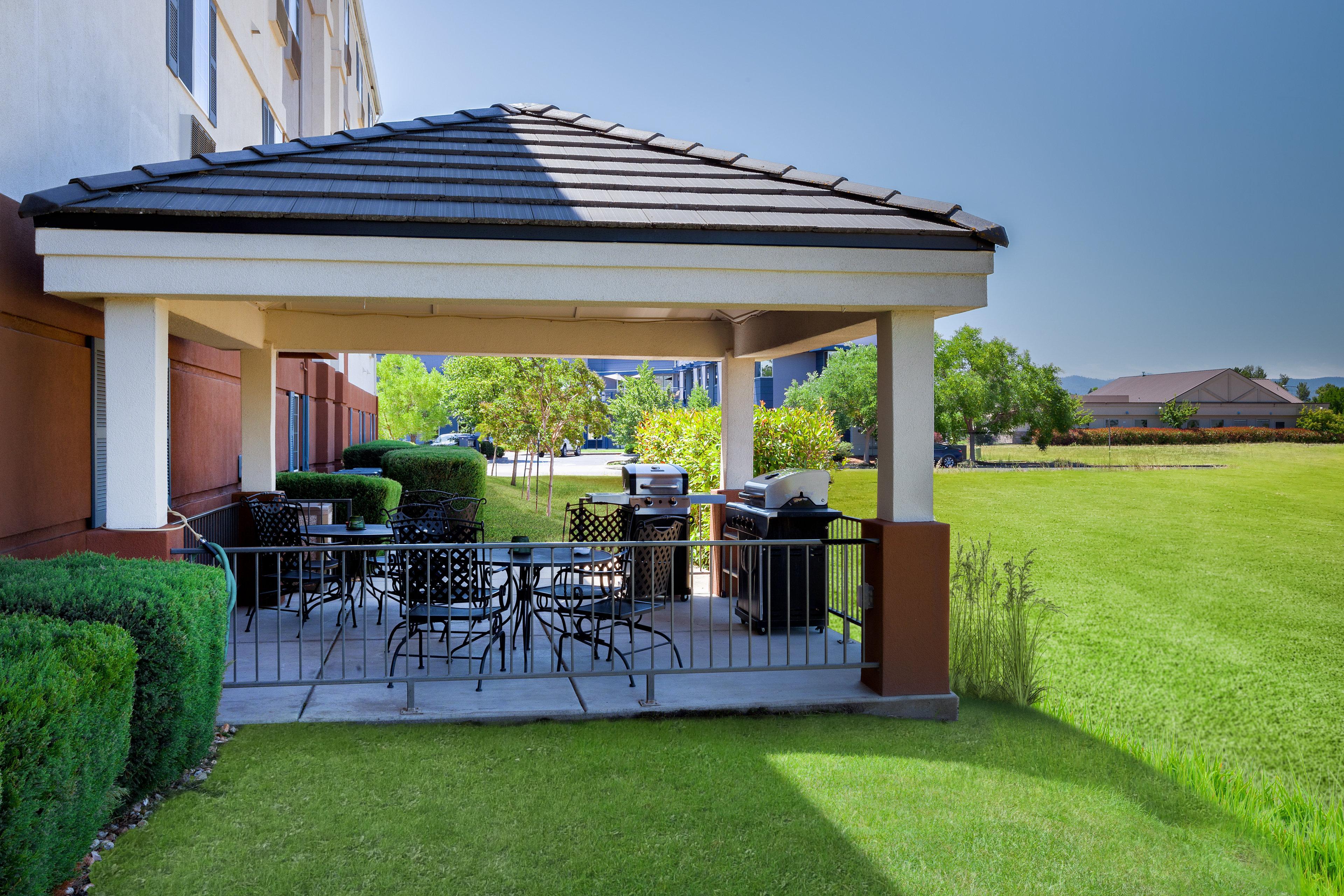 Candlewood Suites Medford By Ihg Екстер'єр фото