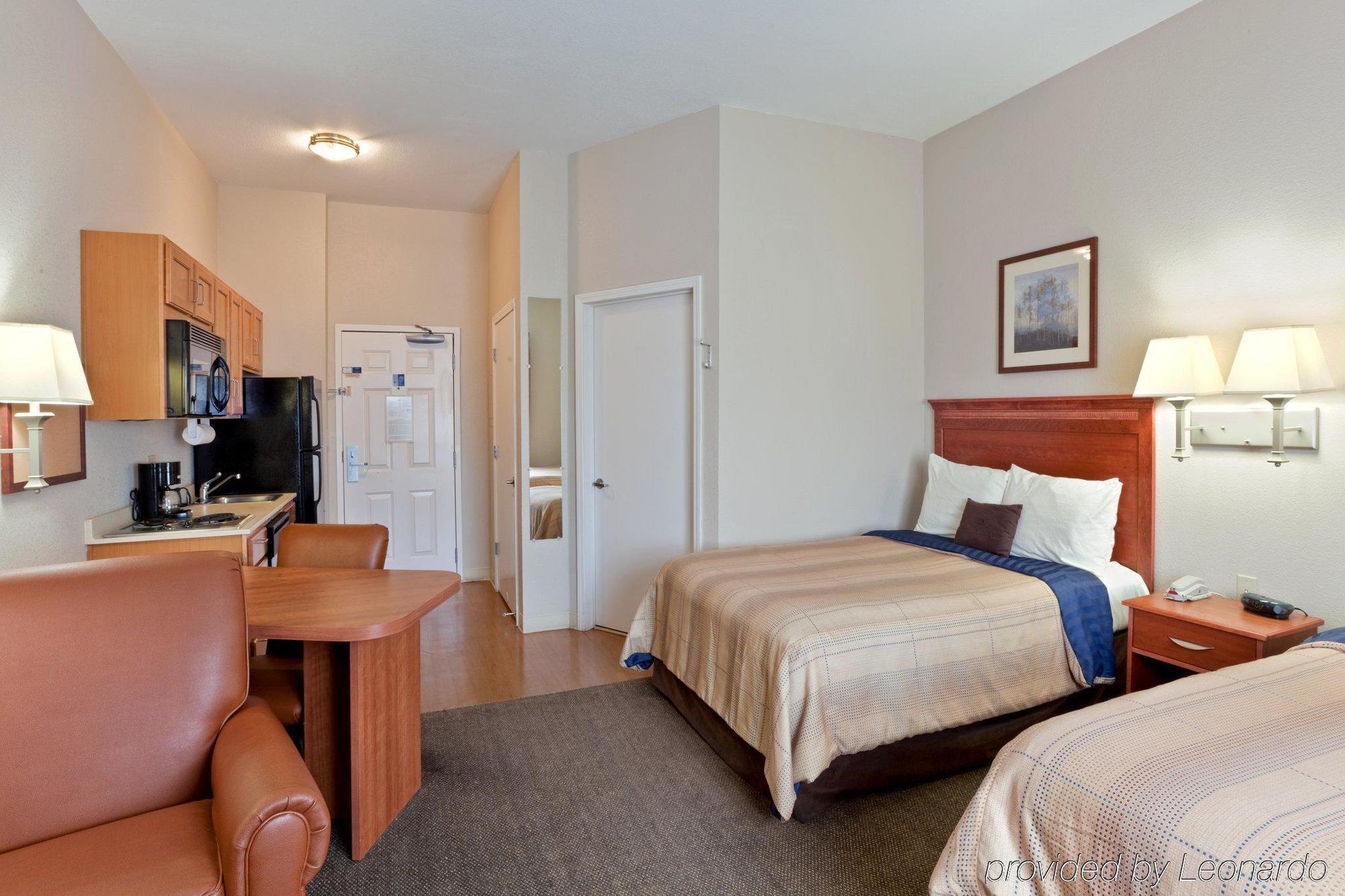 Candlewood Suites Medford By Ihg Екстер'єр фото