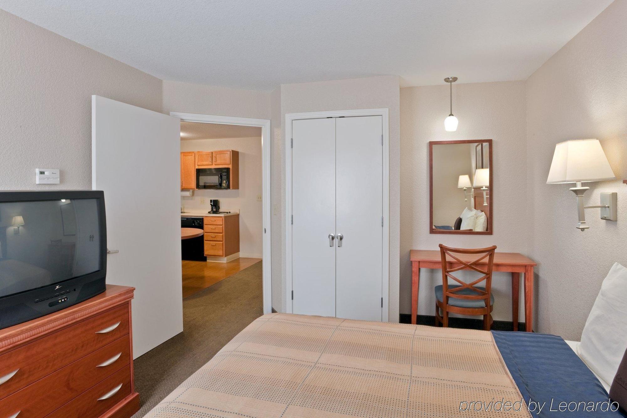 Candlewood Suites Medford By Ihg Екстер'єр фото