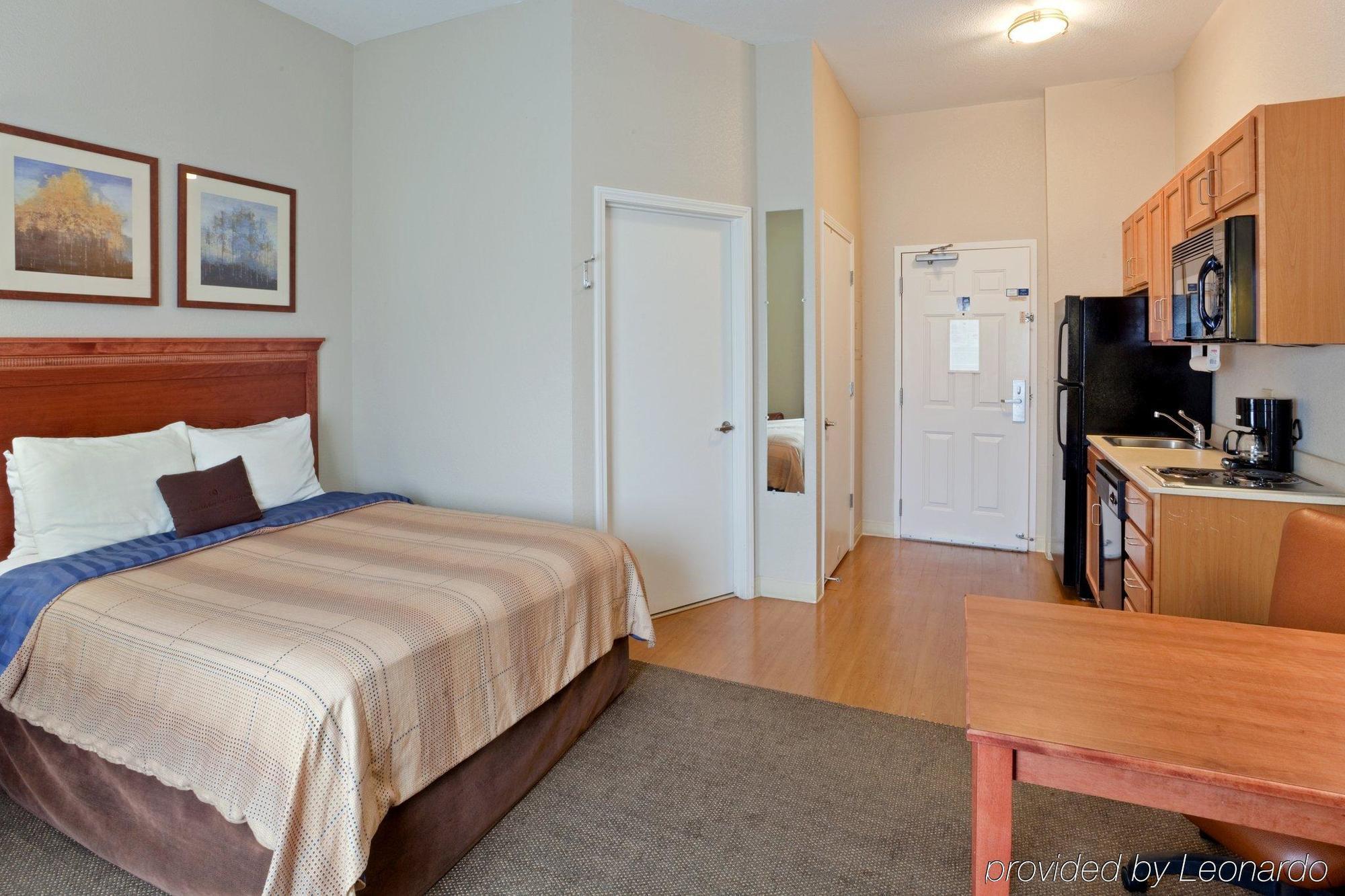 Candlewood Suites Medford By Ihg Екстер'єр фото