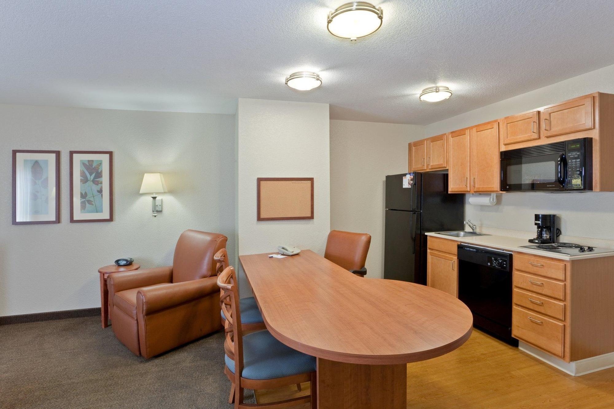 Candlewood Suites Medford By Ihg Екстер'єр фото
