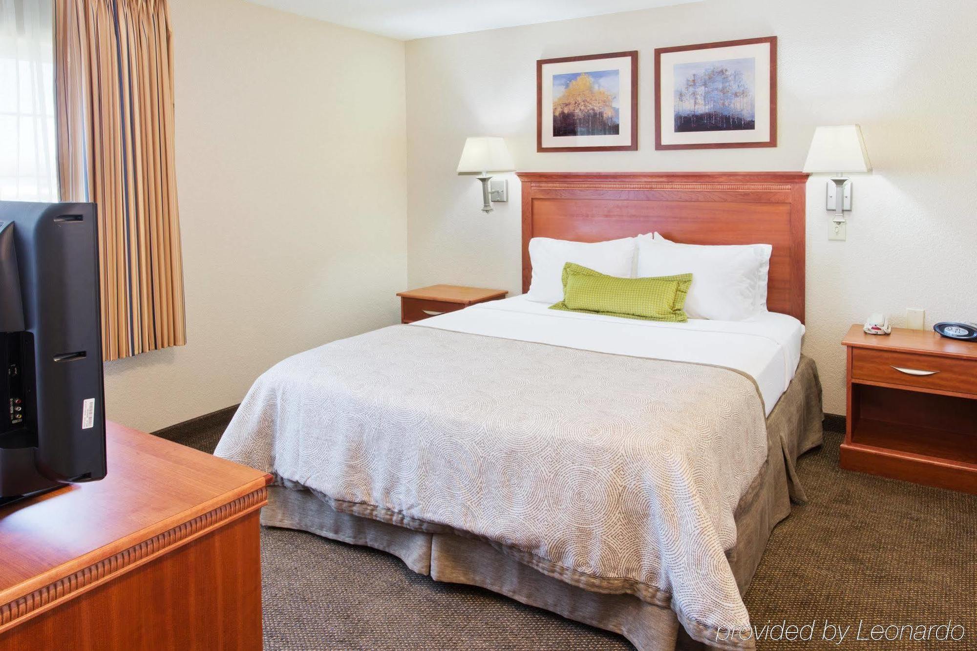 Candlewood Suites Medford By Ihg Екстер'єр фото
